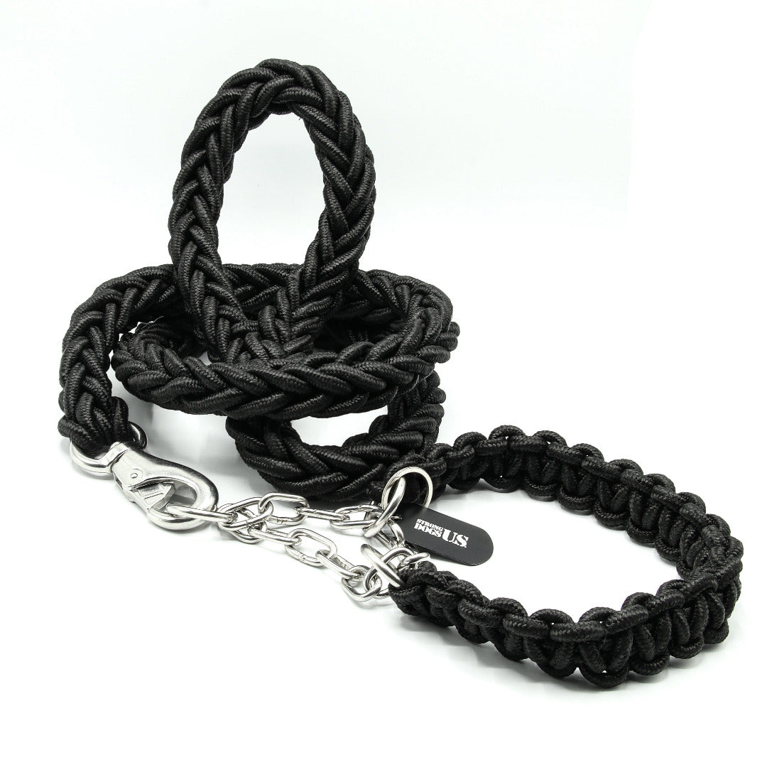 Power Leash Diamond in Schwarz von Strong Dogs U.S. – geflochtenes Paracord-Design mit stabiler Kette und glänzendem Karabiner in Frontalansicht.